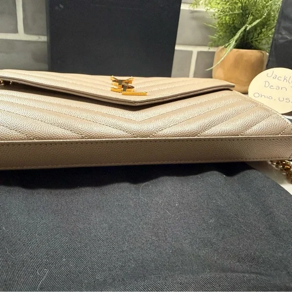 CLASSIC CASSANDRE Chain Wallet in Grain de Poudre Leather (Dark Beige) - Picture 3 of 15